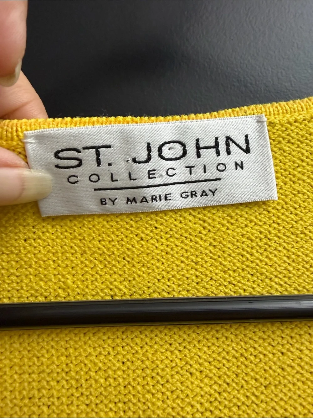 St. John Bright Yellow V-Neck Knit Tank - Picture 2 of 3